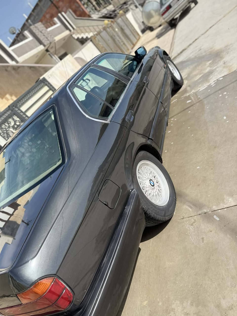 Bmw730
موديل 1991

سياره حلوه 

بدون ضربه 

صبغ عام جماليه 

شرط تحويل 

اربع جام كهرباء

كوبون بنزين موجود 

مكان سياره كركوك 

رقم موبايل ***********
