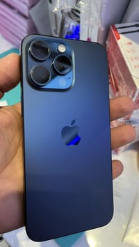 آيفون ١٥ برو ماكس • ٢٥٦ • بطارية ٨٦