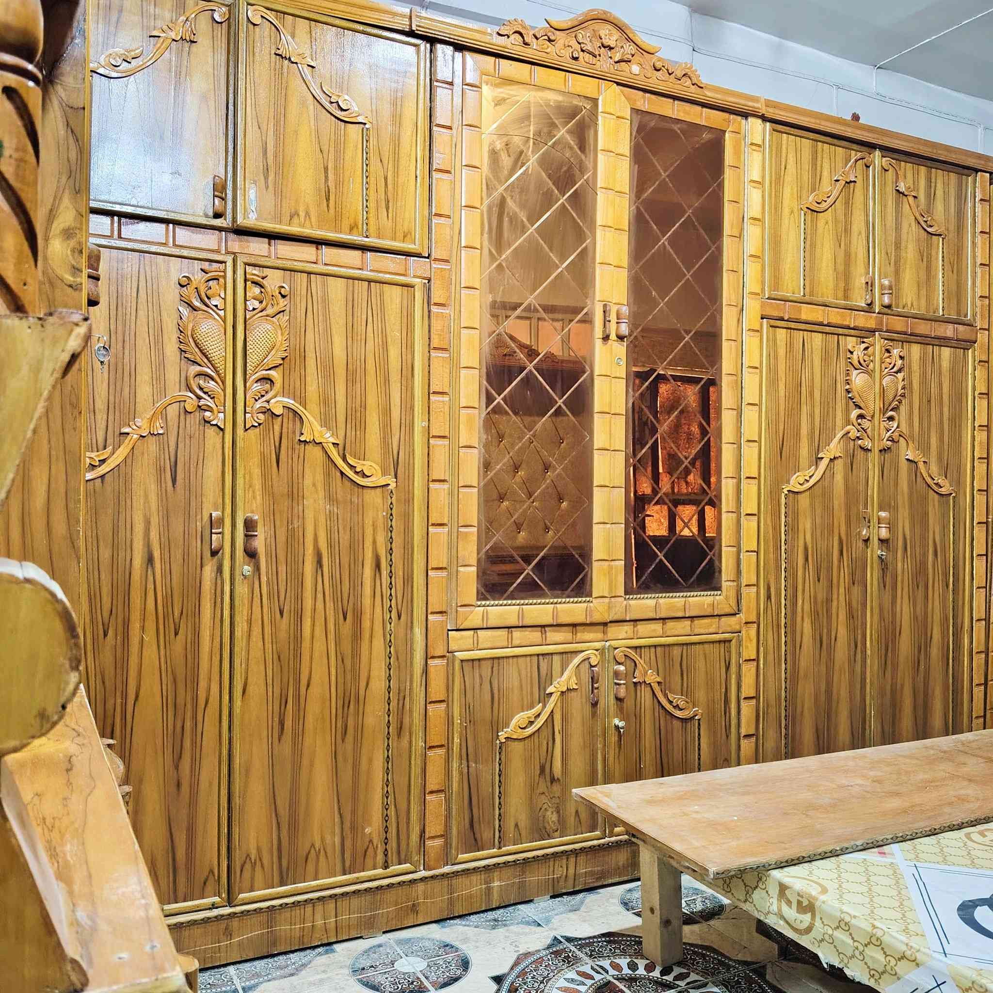 غرفة اخشاب صاج ام المسرح موديل حديث طابوكه غرفة روعه مستخدم نضافة فول ملحقات كامله للبيع الديوانيه اتصال ***********
