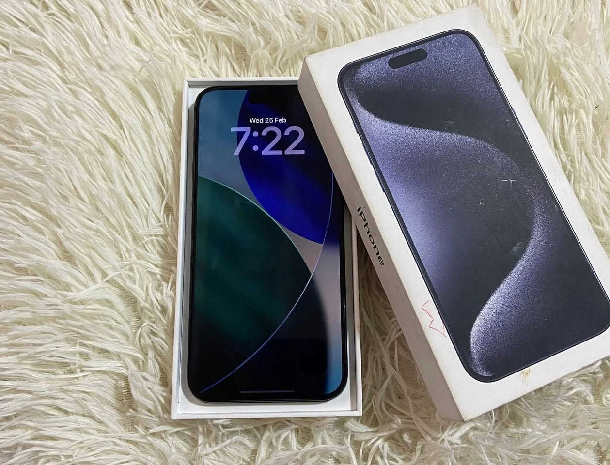 15 برو ماكس 
بطارية 87 
256 جيجا 
معو كرتونة وكڤر وسلك ولزقة شاشة 
السعر 560


**إذا كنت صاحب هذا الإعلان وتريد حذفه لأي سبب، رجاءا أرسل رسالة إلى الدعم الفني**