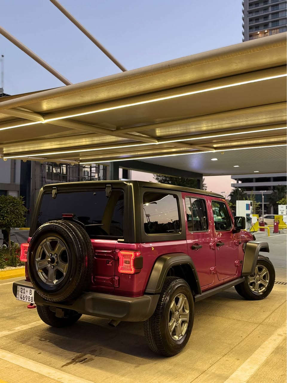 Jeep rangler 2022 
جێپ رانگلەر مۆدێل 2022 مەکینە ٢٠ تۆربۆ بێ هایبرید 
بەصمە ،درگا بەصمە،تحدید سورعە،لایت لید ،لایت عەدەسە
تبرید مرکزی،تبرید ٢ زۆن ،دەبڵ ئەکسل،شاشە ئایپاد و کامێرە
ئۆتۆ ستۆپ،…
سەیارەکە پەڵەیەک بۆیاخی هەیە بە بێ ناوگرتن
ڕەقەم و سەنەوی تازەیە بە ناوی خۆمەوەیە

سیعری:260$ مەجالی تێدایە
*********** السليمانية, العراق
