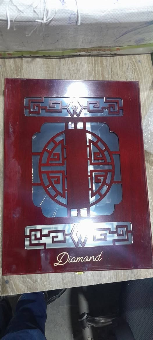 عبايه ريش النعام زهره الخليج جرجيت ناعم  .. يتوفر خدمه توصيل التواصل واتساب . أو على الخاص.  ***********
