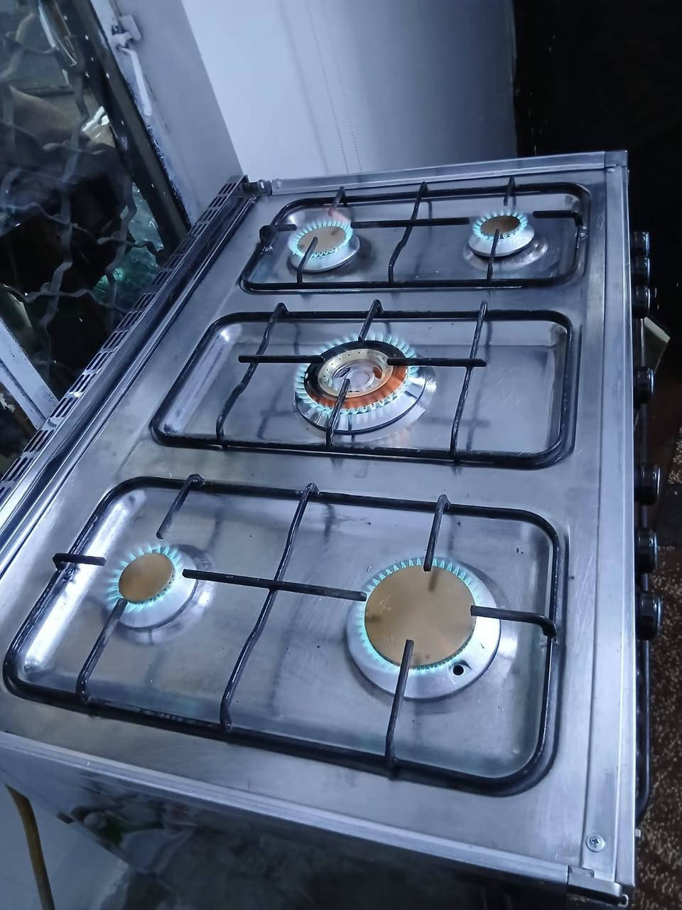 طباخ عشتار مصري للبيع شرط نضافه شغل السعر 175الرقم الهاتف ***********
