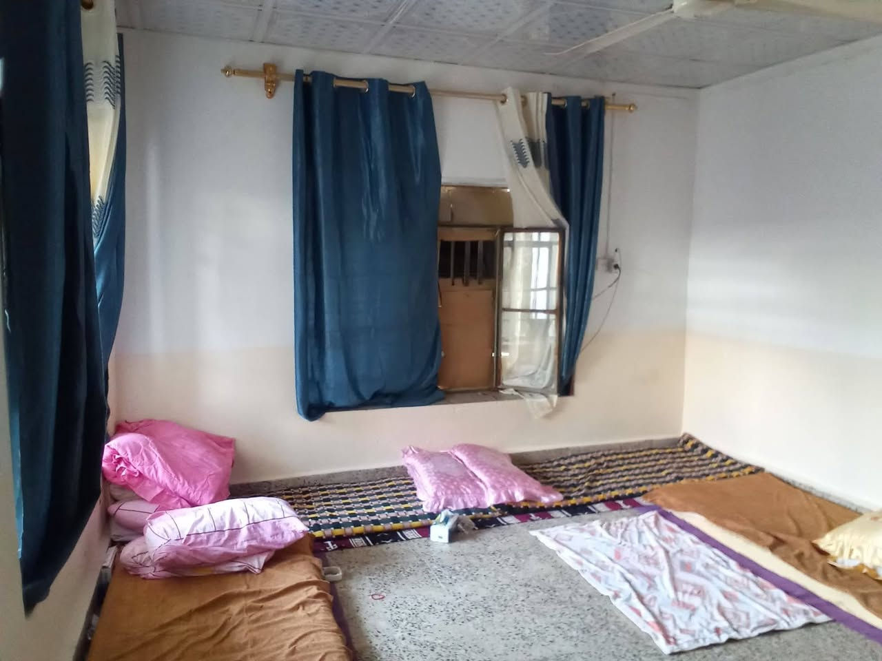 بيت للبيع في حي العسكري مساحة ٣٣٦ بي ٥ غراف والملحقات كامل حديثه الحي العسكري قراب مدرسة السيف العربي يرهم مراواس او بيع


**إذا كنت صاحب هذا الإعلان وتريد حذفه لأي سبب، رجاءا أرسل رسالة إلى الدعم الفني**