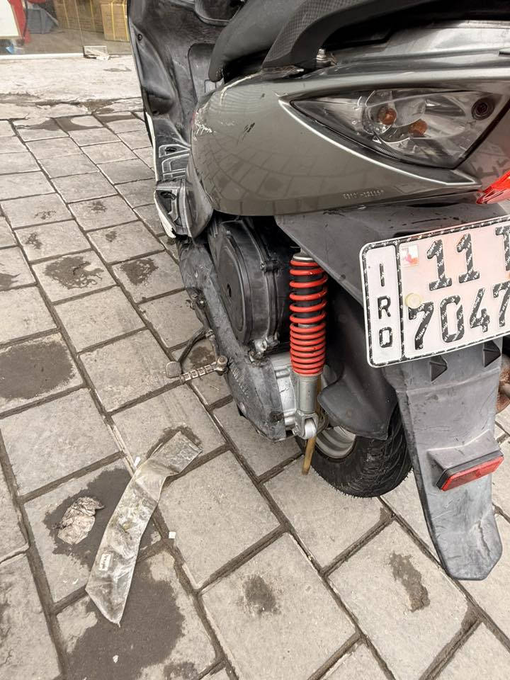 سلام عليكم للبيع او مراوس حسب قناعه ماكس مضلع مرقم بغداد دولي موديل 2006 دراجه كلها بلاديه مكينه ناعمه كل نقص مابيها كفراتها كلها ختم واحد حتى سوادات زوج تاير جديد فيتنامي باتري جديد كلجات رياضي الامامي ماشيه 34 الف 

مكاني بغداد كاظميه ساحة عدن 

السعر 1950 

***********

***********
