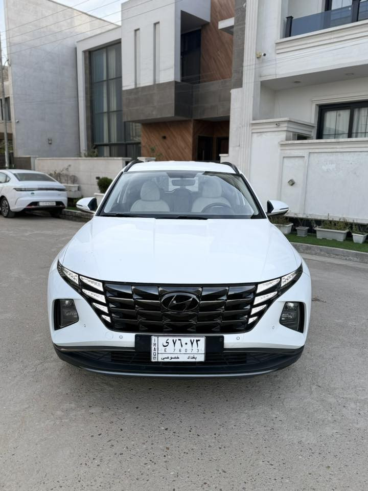 سلام عليكم للبيع توكسون موديل 20 خليجية
مواصفات فول قمارة حديد
شاشة جبيرة نڤكيشن
دبل كشن كهرباء
تحكمات ستيرن كاملة
حساس امامي حساس خلفي
كامرة دوارة 360 درجة
برادات خلفية بلبيان 
بردة خلفية بلصندوك
محرك 2000 دوش
السيارة كفالة من الصبغ  بيه بارد بلباب الخلفي ورة الصدر فقط غيره كفالة
ماشية 59 الف
السعر 198 وبيه مجال بسيط 
مكاني بغداد الدورة
للاستفسار***********
