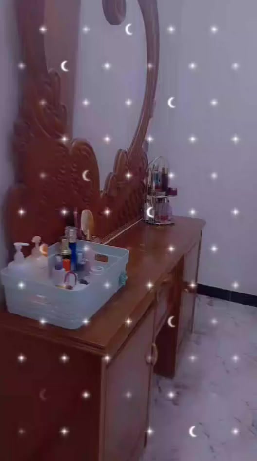 غرفه صاج مستعمله كنتور ٦بيبان وميز مرايه وجربايه مع جراراتها وزاويه سعر 100وبيها مجال العنوان بغداد حي العدل قرب الأسواق المركزيه وللتواصل واتس ***********
