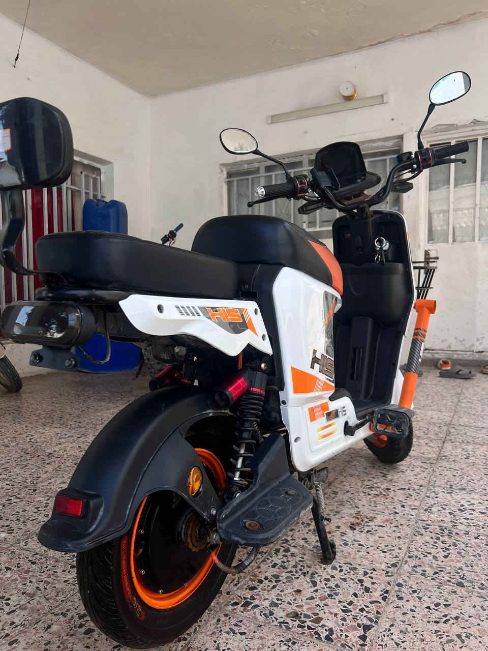 دراجه شحن لبيع نضيفه كلش وبسعر مناسب 250وبي مجال لتواصل رقم الهاتف ***********وتساب
