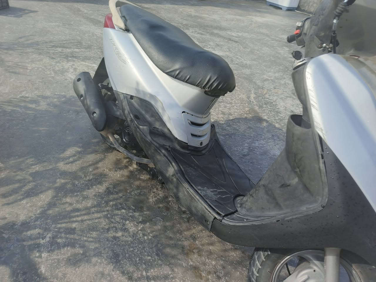 السلام عليكم
بريز للبيع

كلشي شغال بدراجة كهربايات لايت اشاير سلف كله شغال

كفاله من كلشي كفرات بلادي 

نقصها بس ستان تعليك 

عنواني بغداد الشعله 
***********

السعر 475 وبيها مجال انشاءلله
