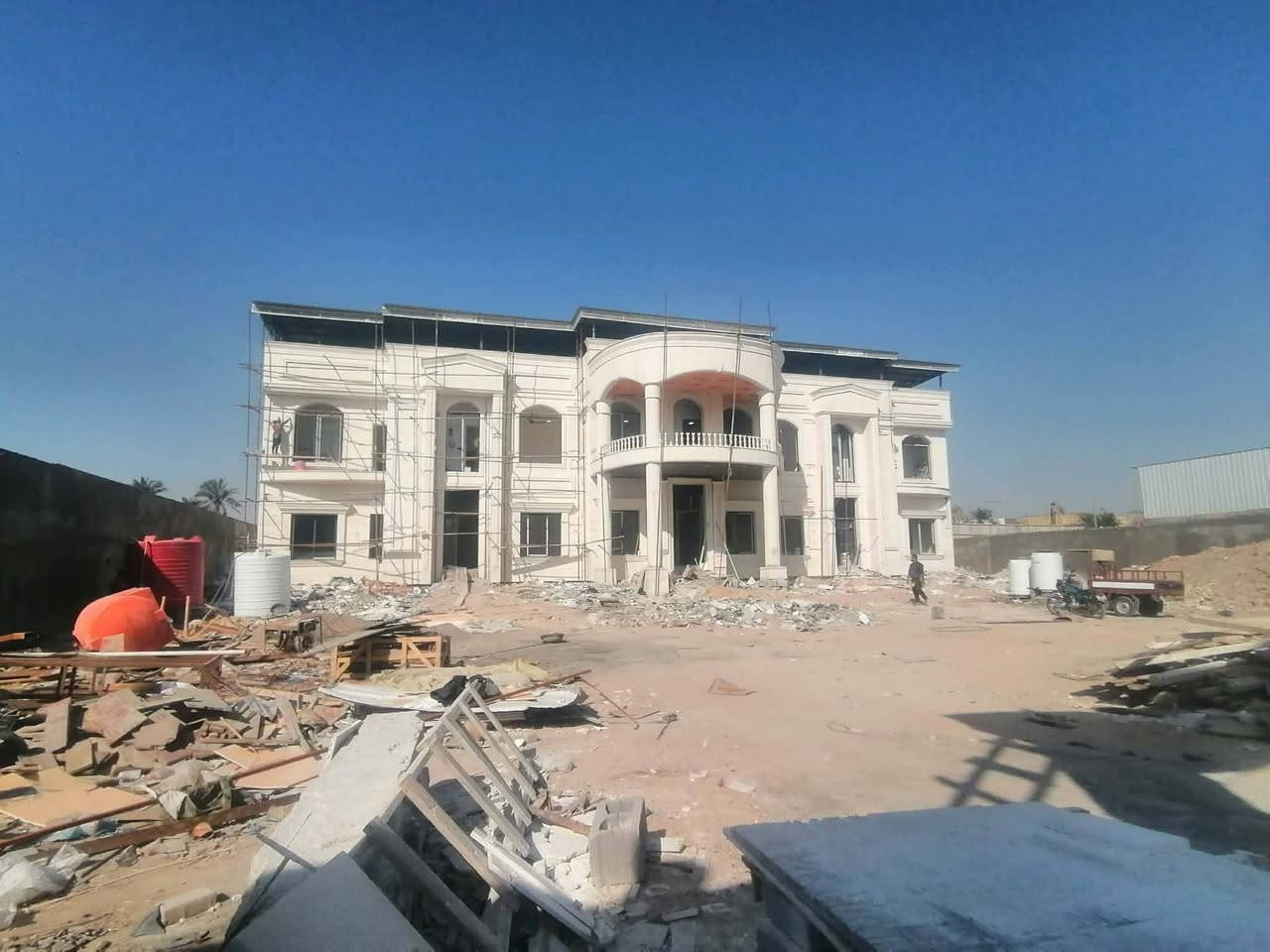 ✨ كادر عمل لتغليف الواجهات بالحجر والمرمر ✨
🔹 تنفيذ كافة أعمال:

▪️ تغليف الواجهات الحديثة

▪️ حجر طبيعي وصناعي

▪️ مرمربجميع الأنواع

▪️ ديكورات داخلية وخارجية

▪️ أعمال الإنارة المخفية والتشطيبات العصرية

▪️ تصميم وتنفيذ واجهات محلات ومنازل وعمارات

💎 شغل مرتب • دقة بالتنفيذ • أسعار مناسبة • التزام بالمواعيد

📍 نستخدم أفضل المواد وأحدث التصاميم حتى نطلعلك شغل يليق بذوقك.

🤝 خبرة وكادر محترف جاهز لتنفيذ كل الأفكار من البسيطة للفخمة.

📞 للحجز والاستفسار راسل الصفحة أو اتصل على الرقم: (***********)(***********)

🔥 الفخامة تبدأ من عدنا… خلي بيتك أو محلك يختلف عن الباقي 🔥
