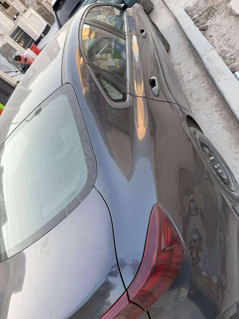 سلام عليكم سيراتو موديل ٢٠١٩رقم بغداد جديد سياره باسمي مكاني بغداد محرك ١٦٠٠بيها ملاحضات سونار يمكم شراي يتصل ***********
