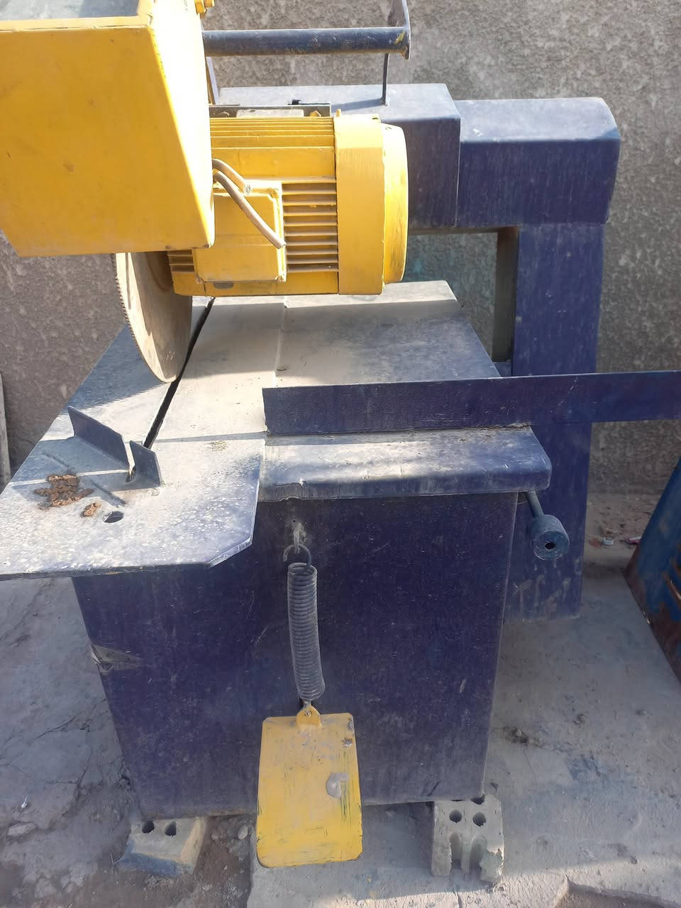 السلام عليكم مكائن عمل نقوش مع مجموعة قوالب مع كتر للبيع للإستفسار ***********
