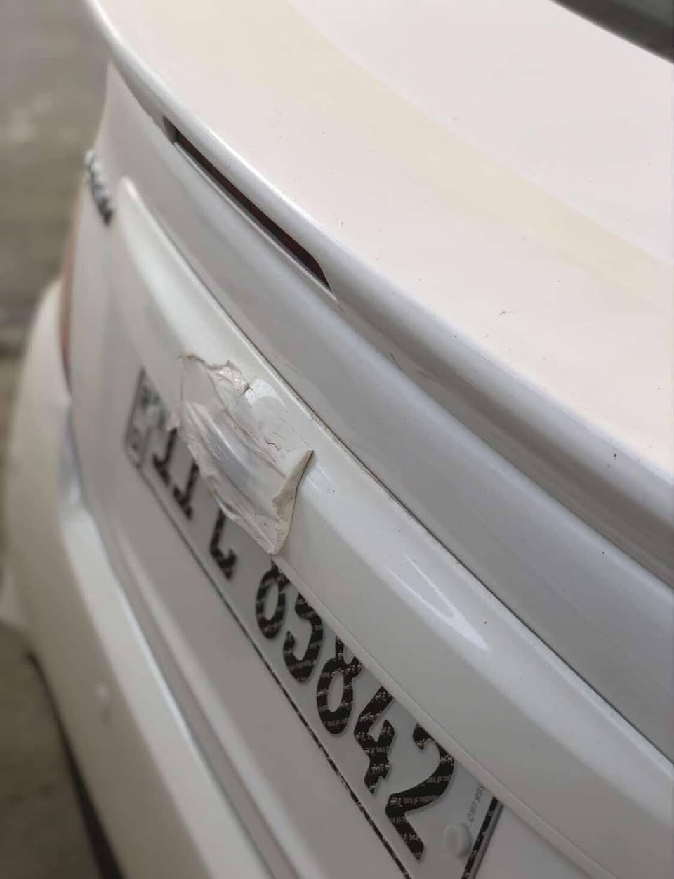 السلام عليكم نيسان سني هندي أصل 
موديل 21 
السياره وضع الشركة ماشيه 40الف 
رقم بغداد الجديد بسمي 
السياره كفاله ضربه وصبغ وبارد 
بيها فقط حالوب بسيط جداً 
كير ومحرك وضع الشركة 
مكان السياره بابل المركز 
السعر 118 
***********
