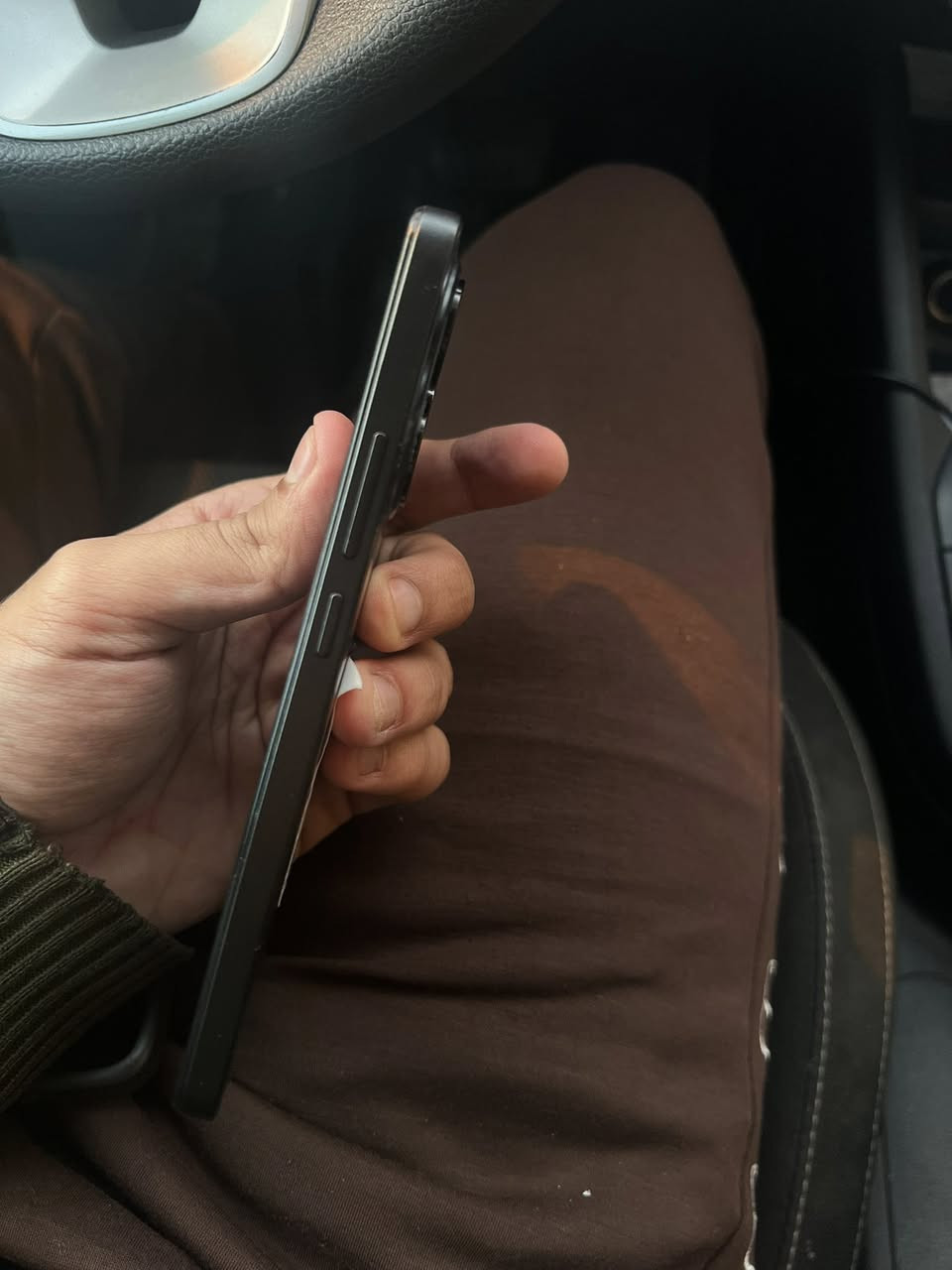 ريدمي نوت 14 
بطاريه 5500 عملاقه 
بعده بالضمان اخذته قبل شهرين او 3 
جهاز بعده جديد بس اريد اخذ ايفون 
سعره 200 بي مجال مكاني الامين *********** واتساب او خاص
