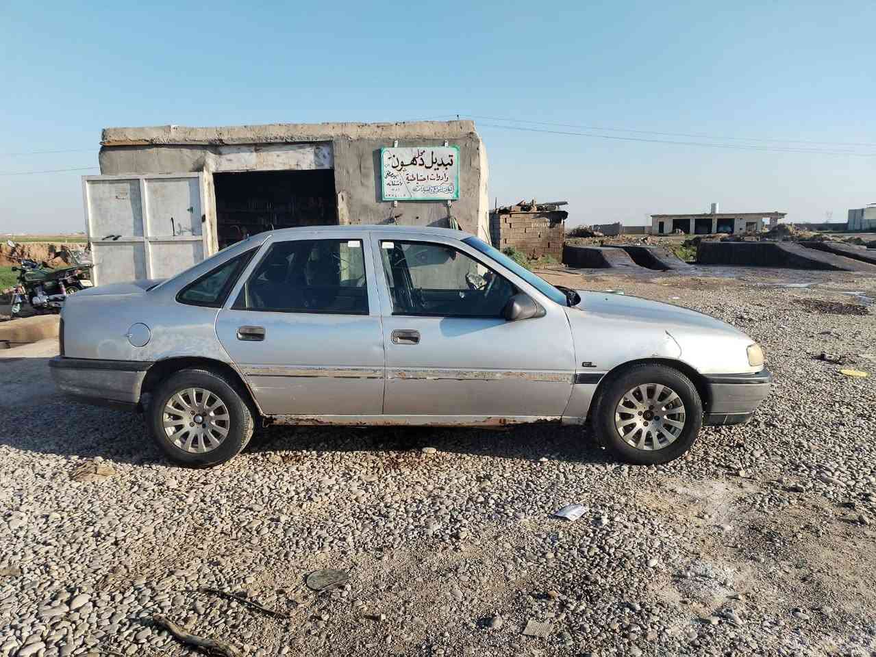 السلام عليكم 
اوبـل فكتــرا      حجم 16 
رقم كركوك دولي        لسنــه ال 30
السياره ب اسمائنه…..بطاقه بانزين بيها
كشر كدام العين. تخم تاير ومحرك وكير وصدر وغرفه نضاف :             السعر 27 وبيها مجال 
مكاني كركوك الرياض 
***********
