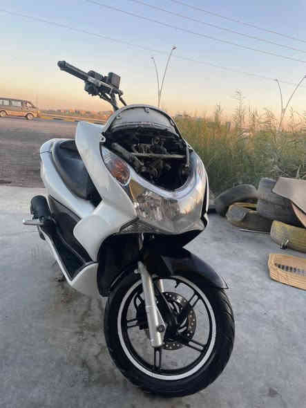 السلام عليكم دراجه pcx ياباني جيل اول نقص جامه اماميه فقط المحرك مكفول وكهربائيات مكفوله من كلشي الدراجه خير من الله السعر(11)ورقه وبيه مجال
المكان ديالى الخالص الرقم (***********)
