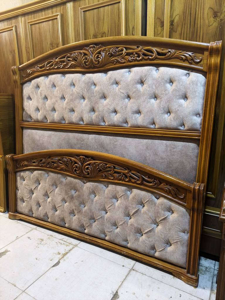 تخت زان ملكي ثكيل حيل حيل مدوشم 
مكاني حي الصديق خلف مرطبات البحرين معرض علي غني 
للأستفسار *********** موصل, نينوى
