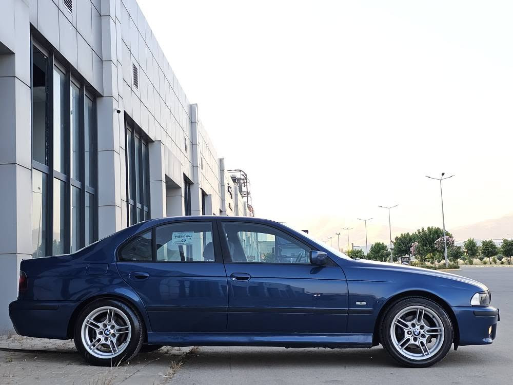 BMW    E39      2001      525

بیئێم  ئێم سپۆرت 

مواسەفات ئەوروپی

دەعامی پێش ودوا ئێم

ویل و کوشنی ئێم سپۆرتە 

بیلاد  بەرگە سەقفی ڕەشە 

کوشن هیتەر

گێڕو مەکینەو تەبرید بەشەرت 

سەنەوی و ڕەقەمی 

چوارتایەی تازە بۆ بەستراوە هیچ 

نقوسانیەکی تیا نیە سەیارەکە

هەموو گیانی  بەشەرت 

بۆیاخ  پێنج پارچەی ئەوروپای بۆیاخە

بێ ناوگرتن  بێ دەعم 

سعری  108     گەڵا و معامەلەیەکی کەم 
*********** السليمانية, العراق
