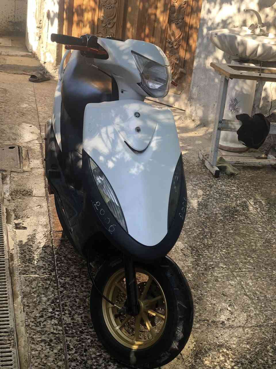 السلام عليكم دراجه ماكس عدله دراجه مكفوله كفاله عامه من مكينه مفتوحه بلاديه كفرات بلادي الرقم ***********السعر 600وبيه مجال مال حك الجيه
