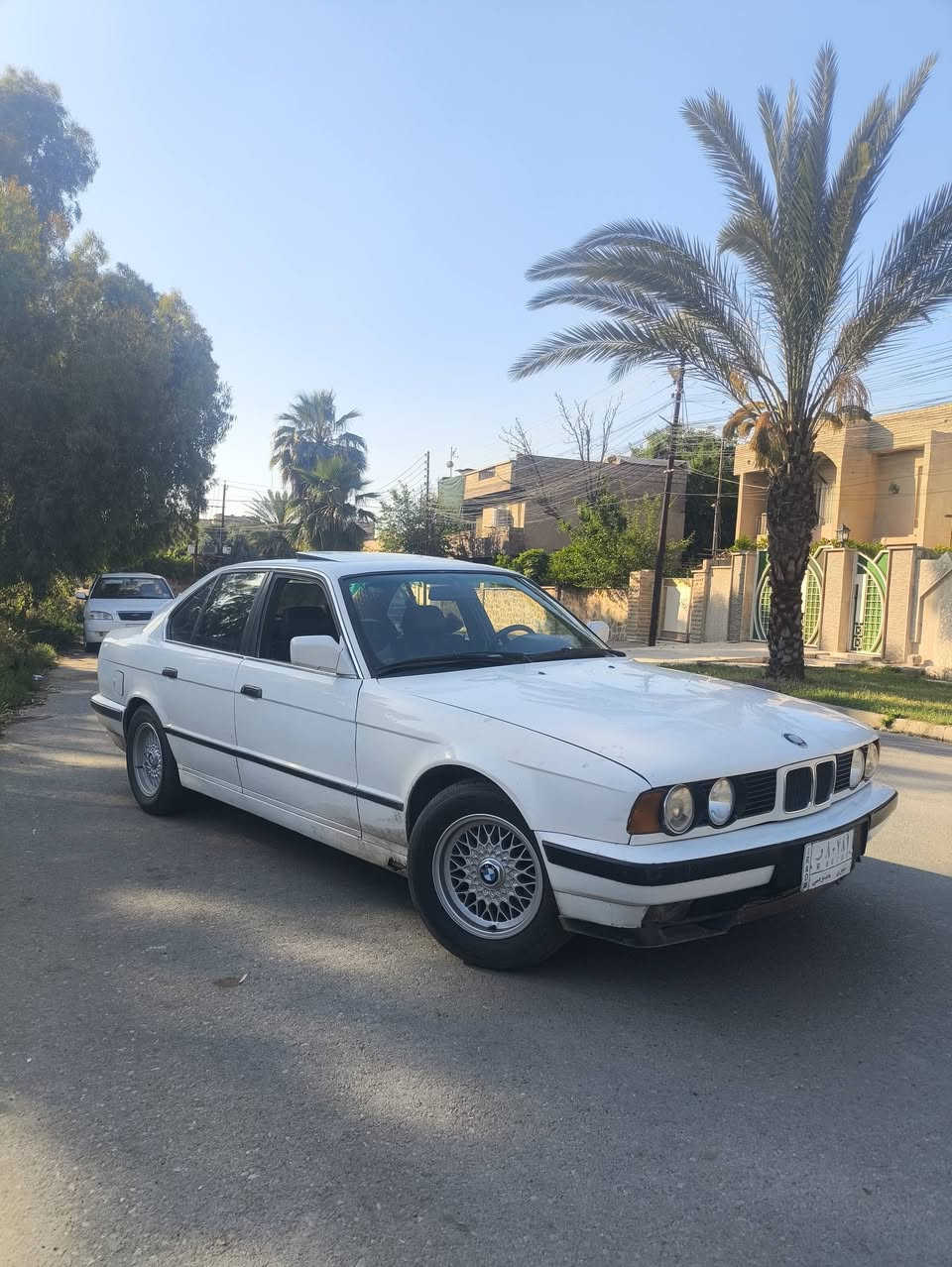 سلام عليكم اخوتي
BMW 520i 
موديل 1989 
كير عادي، مكينة فل بيها بداية صرف 
السيارة كلها وضع شركة ماملعوب بأي شي 
كهربائيات شغالة، مابيها قطرة صبغ ولا معجون 
مابيها خياس فقط براس الدوسة 
كابون بنزين بيها 
رقم الماني شرط التحويل 
سعر 45 وبي مجال للطيبين 
مكاني موصل ايسر حي التحرير 
اخوان السيارة نضيفة مال جناي
***********
