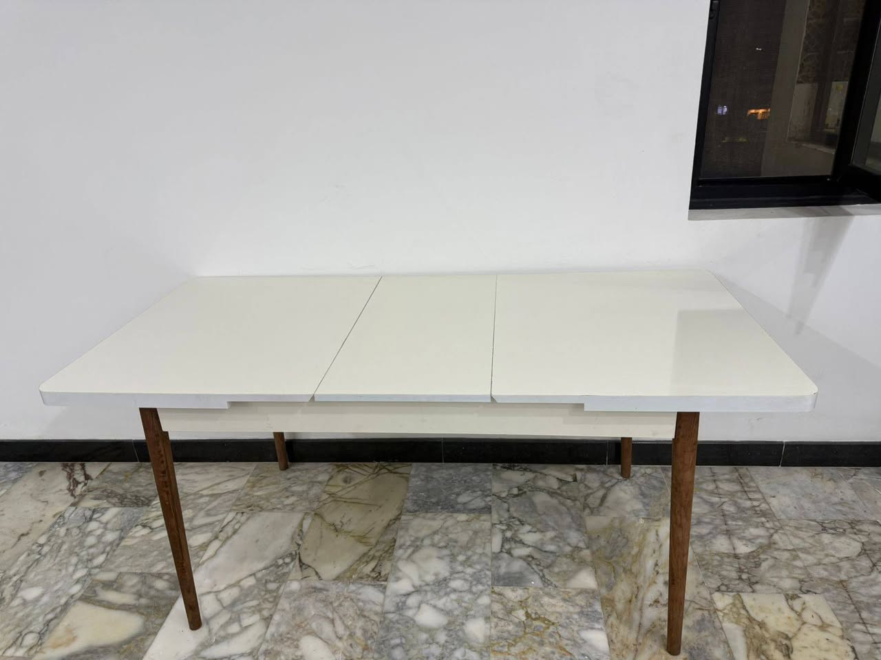 مكلفة بنشر للبيع ميز طعام يتكبر ويصغر  بدون كراسي جديد سعر ١٠٠ ميز بلازمة نضيف سعر ٥٠ اوفن جديد هو غراضة نضيف جدا ب ١٠٠ واكو شافطة دهون جديدة مامستخدمة سبب لبيع طلعت مترهم ع كاونتر سعرها وصورتها من يدزوهن انشرها


**إذا كنت صاحب هذا الإعلان وتريد حذفه لأي سبب، رجاءا أرسل رسالة إلى الدعم الفني**