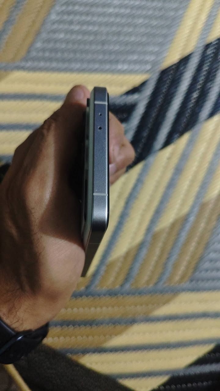 بوكو اف 6 ابرو ذاكره 512 عشوائيه 24
معالجSnapdragon 8 Gen 2 Mobile platform

يشغل 120 فريم جهاز نضيف بدون ملحقات 

سعره 400 قفل  مكاني بغداد الحسينيه


**إذا كنت صاحب هذا الإعلان وتريد حذفه لأي سبب، رجاءا أرسل رسالة إلى الدعم الفني**