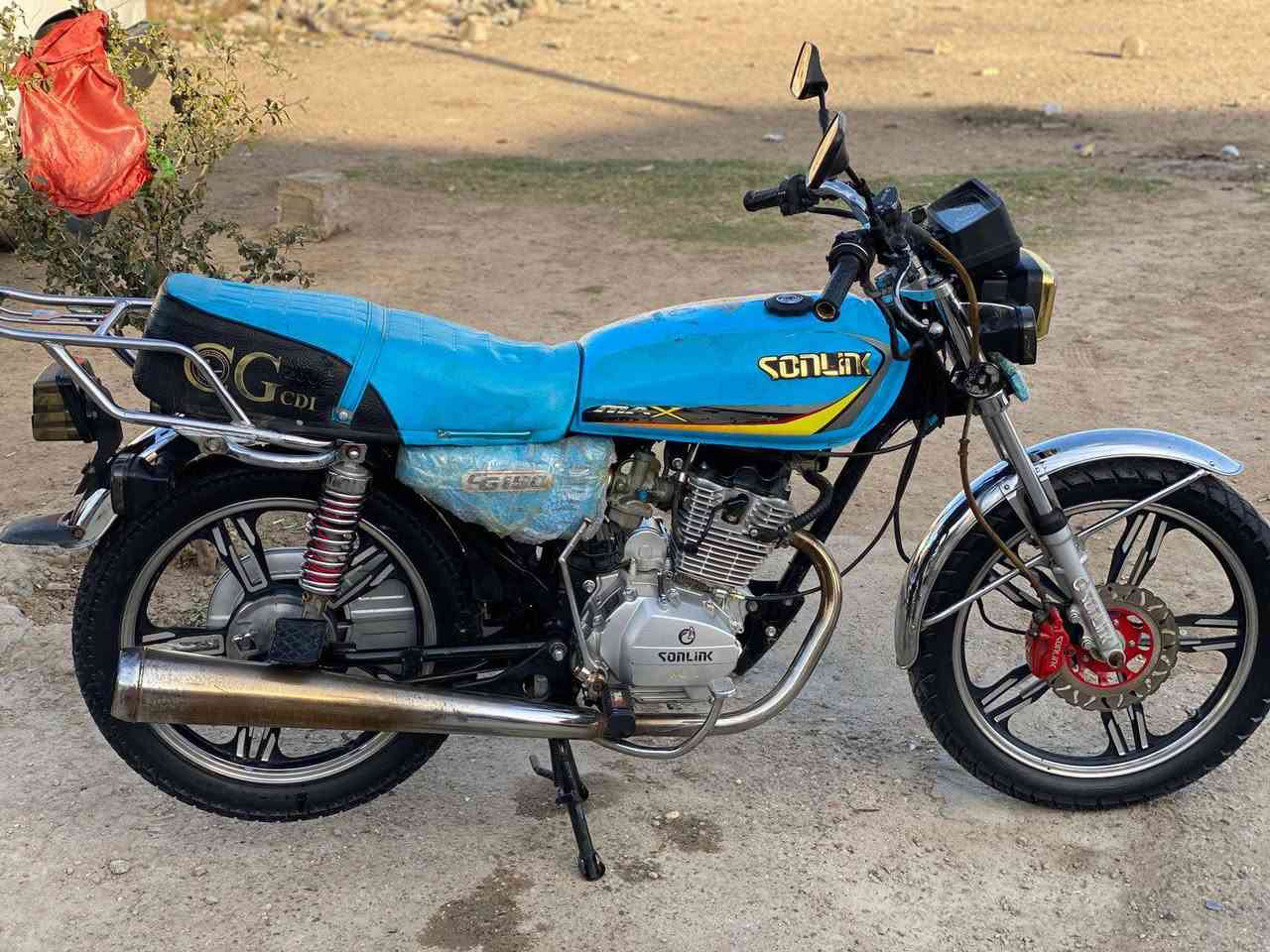 سلام عليكم دراجه للبيع المديل 2023 دراجه مكينه مكفوله 5كير كله شغاله المكان بغداد  السعر 550وبيه مجال ***********
