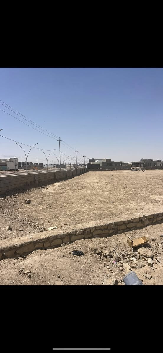 قطعه ارض للبيع مساحه1200متر واجهيه 34متر 
العنوان خمسه كيلو قرب محطه بانزين اسوار المدينه 
شارع12بصف شارع 40الي نافذ من دولي خدمات كامله 
ماء كهرباء وسكن وسوك كلش قريب عليها ودولي طالع بالتصوير سعر 100 متر 7ملايين 
***********
