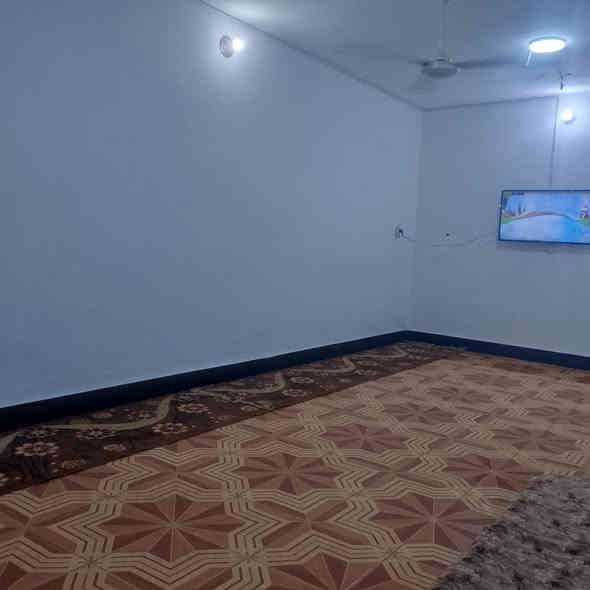 السلام عليكم دار للبيع المساحه 200 م الموقع ديالى بعقوبه دور الظباط الثانيه المنطقه تجاريه البيت قرب المدارس الي هيه اعداديه ومتوسطه وابتدائيه المنطقه كله تبليط ومجاري وضوئي كامل خدمات البيت متكون من صحيات خارجيه ++ كراج كبير مدخل كليدور هول استقبال صاله غرفه نوم مطبخ اما الطابق الثاني ف متكون من غرفه نوم وحده وبيتونه بناء البيت 2004  الدواخل مال البيت كلها ازاره ماعدى غرفه النوم والمطبخ وصاله مابيهن ازاره صبغ جديد اما نجي ع هول والاستقبال ومدخل الكليدور كلها ازاره  البيت صاير قرب الشارع الجديد  او جامع الانفال السعر 190  وبيه مجال 
للاستفسار // ***********
