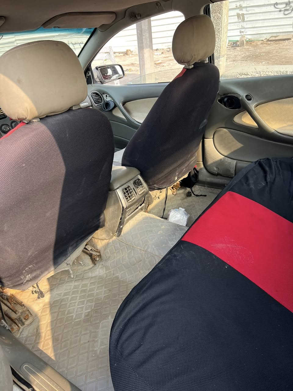 السلام عليكم كابرس الفين وسته رقم صدامي راعيها موجود السياره يرادلها ترتيب جانت متروكة شغاله وتمشي سعر 20ورقه وبي مجال المكان البصره ***********
