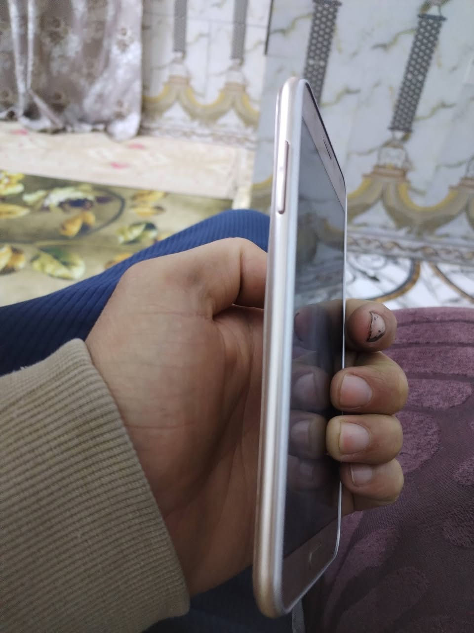 السلام عليكم جهاز نوع جي7 جهاز جديد جدآ مابيه اي عطل اريده 45 بيه مجال بسيط *********** مكاني وره سيطره الشعب
