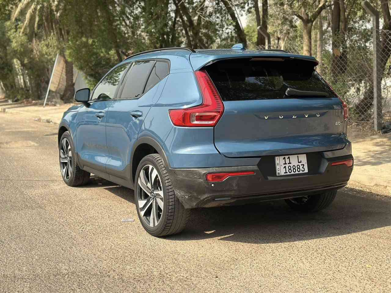 Volvo XC40موديل 2023
فول  مواصفات  

كير اوتماتيك نوع طيارة 

كشن تدفئة وكهرباء وخزن

رادار امامي خلفي 

الصندوق كهربائي يفتح ويغلق بحركة القدم

المرايا الجانبية كهربائية

تدفئه بالمقود

القياده الذاتيه كامله مع نظام تحديد المسار

نظام التبريد لمس عن طريق الشاشة 

نظام عزل الصوت بتطور جيد

محرك 4 سلندر دبل توربو

نظام الكبح الذاتي في حالات الطوارئ.

نظام لمراقبة النقطة العمياء.

نظام تثبيت السرعة التكيفي.

حساسات ركن أمامية وخلفية .

الحفاظ ع المسار التكيفي

شاشة تعمل باللمس بمقاس 9 بوصات بنظام الأندرويد  

نظام ستريو Harman / Kardon.

الدخول للسيارة وبدء تشغيلها بدون مفتاح.

مساند رأس في الخلف قابلة للطي كهربائياً.

المرايا داخلية وخارجية تعمل بوظيفة التعتيم التلقائي.

مصابيح أمامية LED دوارة اثناء الاستدارة 

نظام صوتي رائع لايوصف وكثير من المزايا

شاحن موبايل لاسلكي 

حادثها موضح بالصور 

السعر 210

***********
