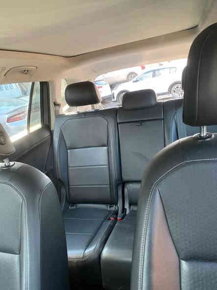 تيكوان ٢١ للبيع فقط رقم اربيل باسمي مكاني بغداد
مبدل بساتم مع ادامة كاملة للتبريد والاذان ودهن كير ودسكات 
ماشية ١٠٠ الف كم 
حادثها تبديل باب نفس اللون 
السعر ١٦٥  بيها مجال للجناي 
***********
