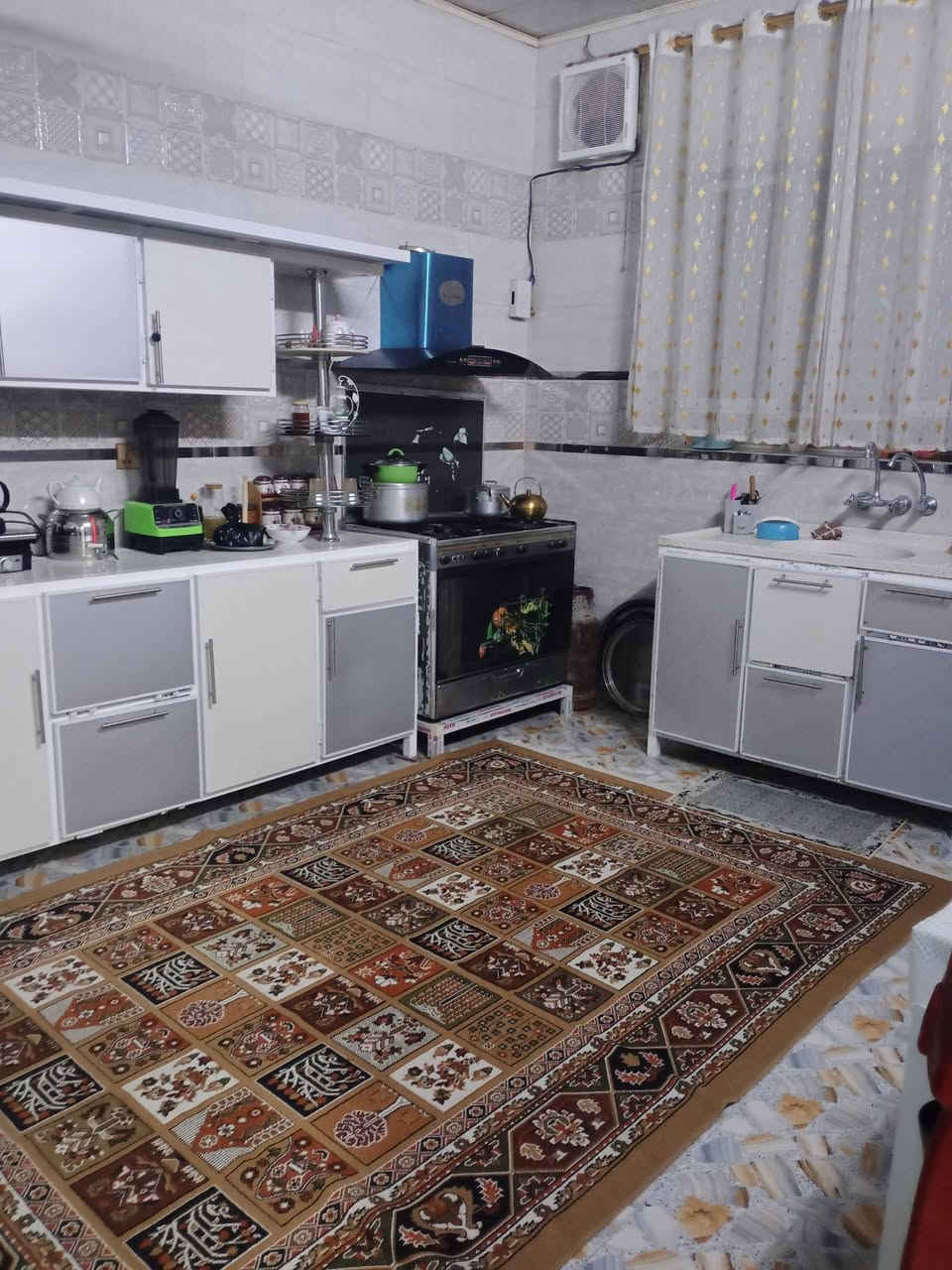 🏠مكتب الأمين للعقار🏠

🔸🔹🔸🔹🔸🔹🔸🔹🔸

يعلن مكتب الأمين للعقار 
عن توفر منزل 200 متر مربع منطقة الخاجية ضمن توزيع ال1000
يتكون المنزل من طابق ونص
الطابق الاول . يحتوي على غرف نوم عدد 2 وهول داخلي كبير وصالة ومطبخ ومناور عدد 2 ومجموعة صحية عدد 2 داخلية وخارجية
الطابق الثاني . يحتوي على هول كبير وغرفة نوم ومجموعه صحية
للمعلومات يباع نقدا امو مراوس بقطعه ارض وحسب التقييم
**************
للاستفسار الاتصال بمكتب الأمين للعقار
واسط / الكوت/ شارع دور العمال الرئيسي
على الهواتف ***********
                  ***********
