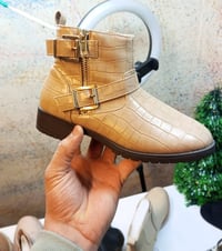 آخر قطعه  جلد التمساح  تواصل 07869224644