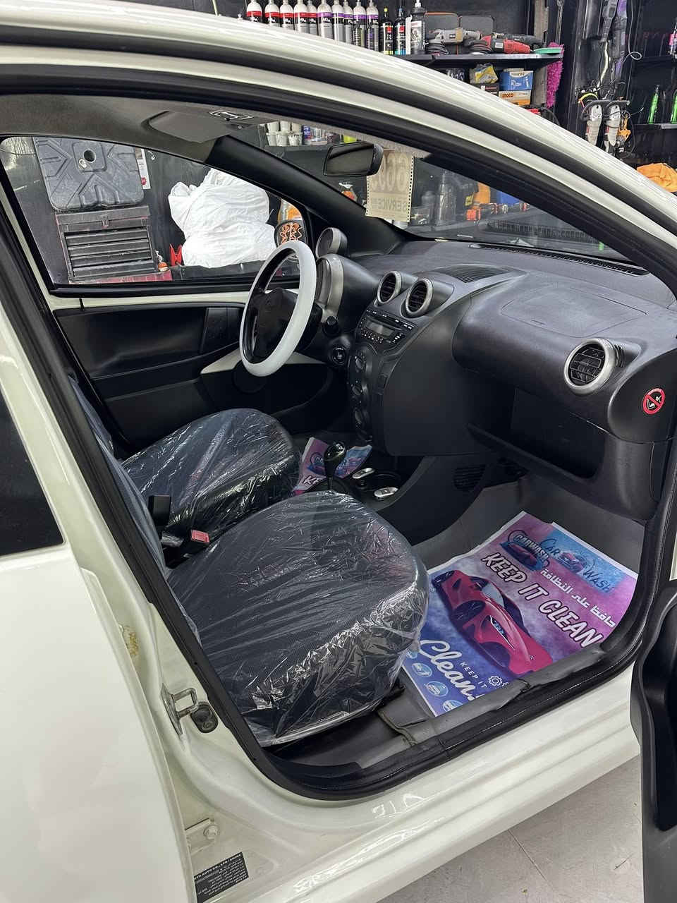 السلام عليكم سيارة بي واي دي موديل 2014 رقم بغداد تحويل ثاني يوم سياره جاهزه محرك كير تبريد تدفئه حداده كلها جديده بدي كفاله ماعدا بارد مكان بصره  المعقل للاستفسار الاتصال (***********) السعر 45 بيها مجال للشراي
