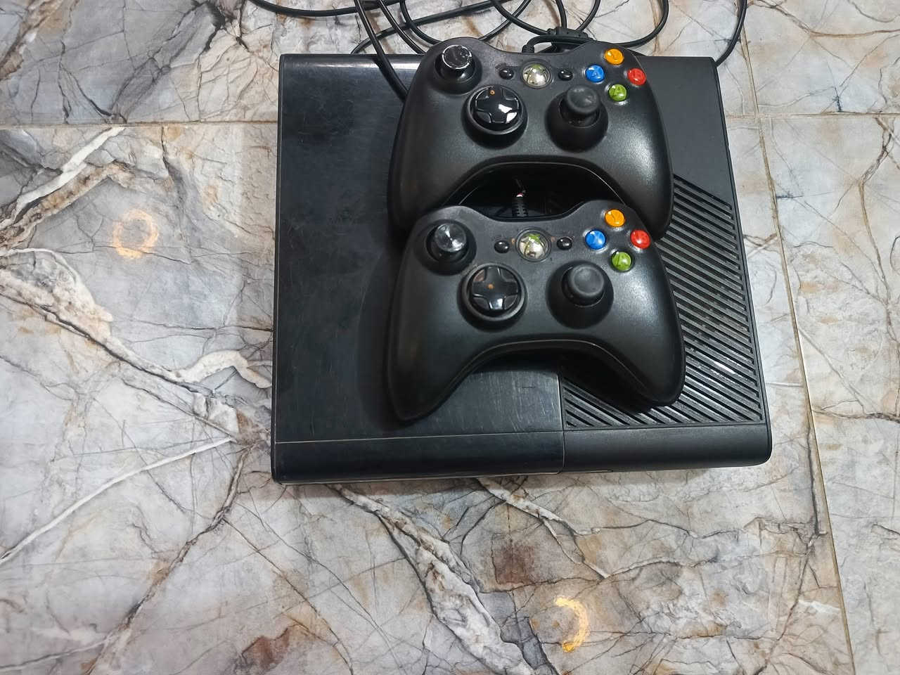 سلام عليكم ورحمه الله وبركاته
بلي اكس بوكس 360
 
بلي نضيف 

وكامل ملحقاته 

وبي 142 لعبه 

والسعر 140 وبي مجال 

للتواصل واتساب على هذا الرقم 
***********
