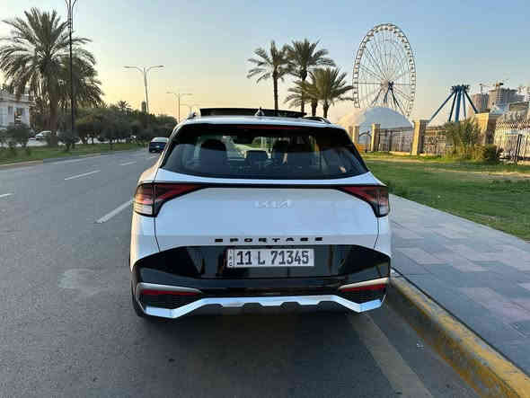 سبورتاج موديل 2023  مرقم بغداد  فئة sx برستيج الفول مواصفات الحجم لارج 
اللون ابيض 
وارد امريكي حادث خفيف جدا فقط جاملغ و شويه من الباب السايق صبغ 
بدون شاصي بدون اير باك بدون لغد 

مواصفاتها :-السيارة ماشية 57  جاية من امريكا ماشية 44 
1. محرك 2500 
2. كير 8 نمر 
4. بانوراما
5. بصمة : تشغيل - ابواب - صندوك
6. صندوث كهرباء
7. شاشة كبيرة على طول  الدشبول تدعم  ابل كاربلاي واندرويد اوتو وفول تحكمات
8. كيجات الكترونية متغيرة حسب الوضعيات
9. انظمة القيادة : سبورت - سمارت - نورمال
10. كشنات كهرباء فول 
11. كراسي كهرباء فول تحكم مع كشن امامي متحرك عند النزول اوتماتيك
12. اضواء ترحيب عند الاقتراب مع ترحيب داخلي عند الصعود او المغادرة
13. شحن وايرليس
14. منافذ تايب سي عدد 3 مع 2 في الكشنات ومنفذ يو اس بي ومنفذ جداحة
15. هاند بريك بصمة
16. اوتو هولد
17. كاميرات 360 مع بالاشارات الجانبية مع وضعيات مختلفة للكاميرات
18. فول رادارات امامية وخلفية وجانبية . نقطة عمياء وحساسات امامية خلفية 
19. تحديد مسار ذكي
20. قيادة ألية ذكية
21. نقطة عمياء
22. كروز سرعة
23. تدفئة كشنات 
24. سستم صوت هارمن 
26. خزن كشن سائق ميموري وضعيتان
27. ويل كب حجم 19 وحساس اطار ،        
28. اشاير بالمري
29. تشغيل عن بعد
30. شاشة لمس متغيرة لتحكم الميديا او لتبريد
31. ستيرن فول تحكمات
32. السيارة 2 ويل يعني المرغوب بل سوك 
33. اللوان متغير للدشبول و ابواب السيارة
المكان بغداد 
***********
