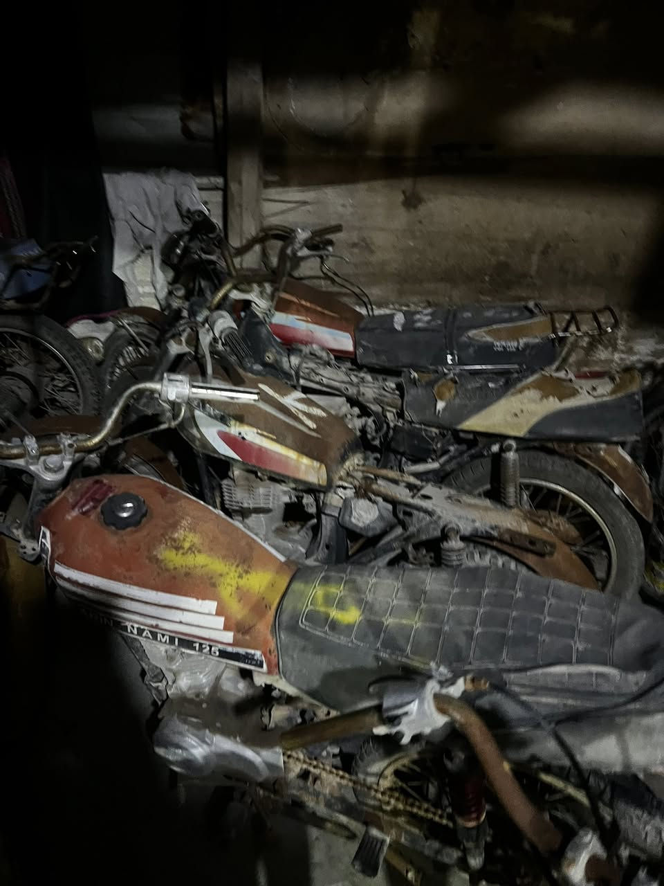 سلام عليكم دراجات للبيع محركات تضاف نامه شلامجه شاصي نامه محرك نضيف للبيع الوحده ب ١٧٠ قفل مكاني بصره الجزائر بس الشراي يراسل مو شراي لأتعبني فدوه اروحلك تواصل ***********
