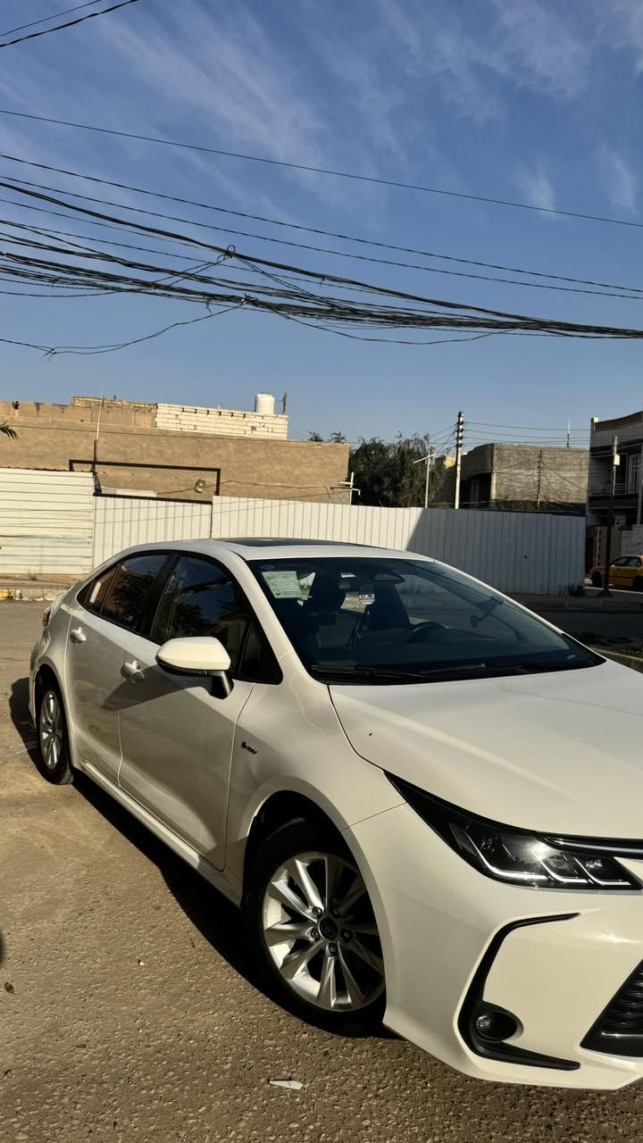 تويوتا كورولا هايبرد موديل HEV 2025 السيارة نظيفة جداً جميع القطع أصلية ماشية 14 ألف كيلومتر قابل للزيادة كير و محرك بشرط بدون اي نقص تفاصيل سيارة علا وضع شركة بيها خدوش صغيرة جداً على البنيد مالت حصو ورصعه خفيفه يم فتحت البانزين 
رقم بغداد تحويل ثاني يوم
محرك هايبرد اقتصادي
نشغيل بصمة
مثبت سرعة
شاشة وسطية
كاميرا خلفية
نحكم ستيرن
نظام مانع انزلاق
نظام المحافظة على المسار
رادار أمامي
مكيف أوتوماتيك
مرايات كهرباء
جامات كهرباء
السعر :159 
رقمي ***********
