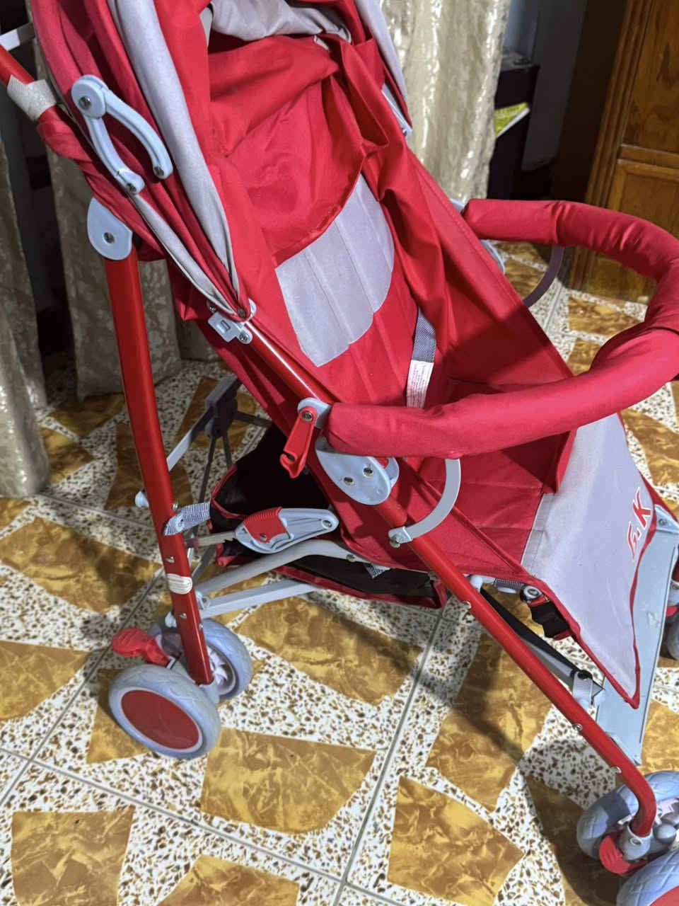 مرحبا هاي عربانه والله جديده بارحه اخذته عساس هديه بس طلع جايتهم عربانه هديه
ومحد قبل يرجعه  مبينه شلون نظيفه الي تريده موجود اني اخذته ب٥٠ أنطوني سعر  واخذوه


**إذا كنت صاحب هذا الإعلان وتريد حذفه لأي سبب، رجاءا أرسل رسالة إلى الدعم الفني**