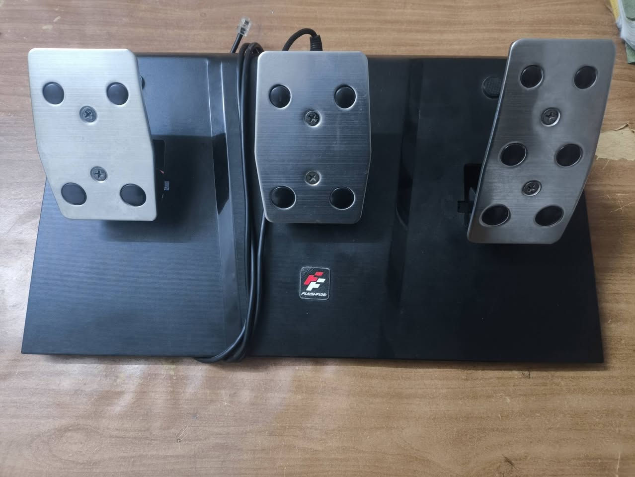 السلام عليكم دركسون من شركة flash fire نوعية جيدة دوران 900 درجة وتكدر تخلي 270 درجة يجي ويا كير 6 سرعات من شركة pxn وياه دواسات ثلاثية مقاومتهه حلوة كاكل هو والقواعد مالتة السعر 70 الف وبي مجال بسيط متوفر توصيل لجميع المحافضات للأستفسار اكثر ***********
