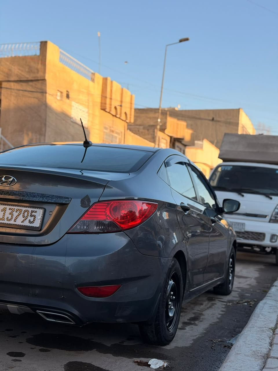 اكسنت موديل 2013 امريكي بدون ايرباك
بدون دواخل صور الحادث بالمنشور 
مكينه كير صدر تبريد كهربائيات كله مكفول 
رقم بغداد الجديد هزه جديده 

السعر … 98 مجال قليل 
العنوان بغداد الأعظمية 
***********
