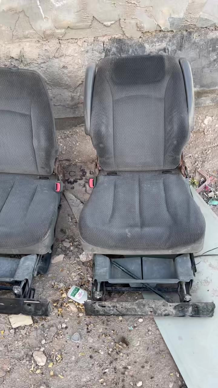 سلام عليكم للبيع كشنات دوج  السعر 125مجال بسيط الاتصال ***********
