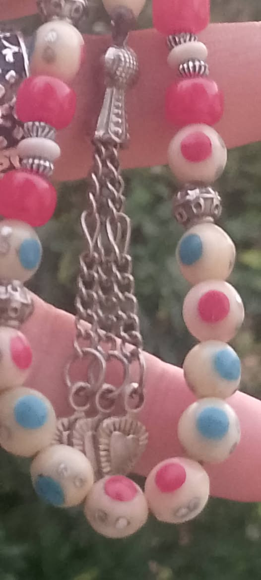 يسعد مساكم بكل خير 🖤🖤🖤 
مسبحة عضم تنزيل فيروز ومرجان عدد الحبات٣٣حبة وقياس الحبة ١٠مل🖤🖤🖤


**إذا كنت صاحب هذا الإعلان وتريد حذفه لأي سبب، رجاءا أرسل رسالة إلى الدعم الفني**