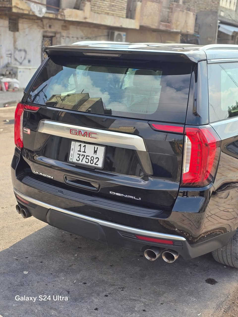 السلام عليكم للبيع  
 ⁠جمسي 2022 / رقم بغداد 
الفئة (دانلي) السعر 58 ونص
⁠محرك (6200 cc)
 ⁠وكآلة المنصور  مغلفه PPF بل كامل
 العداد (43 الف)
 بصمة تشغيل 
 ⁠بصمةً أبوآب 
 فتحة سقف (بانوراما)
 فور ويل (4 * 4)
 جكات 
 5 كامرات 
 ⁠نقطة عمياء 
 جنطة كهرباء 
 ثلاجة داخلية 
 كراسي كهرباء 
 ⁠كراسي حار بارد
 ⁠كرسي ذاكرة (ميموري)
 رادار امامي خلفي جانبي 
 نقطة عمياء 
 تحديد مسار 
 تشغيل عن بعد
 شاشات خلفية 
 شاشة دجتل 
 عرض على الزجاج (داتا شو)
 دوسات كهرباء
 ويل 22 انج
 ⁠حساس امامي خلفي
 ⁠داخل جلد ابيض
 وباقي مواصفات الدنلي المعروفة 
 السيارة مكفولة كفالة عامة لا بارد ولا تبديل ولا فتح محرك ولا دبل كود 
مكاني بغداد ***********
