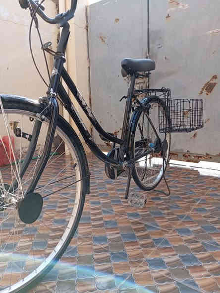 السلام عليكم ورحمة الله وبركاته بسبب الوعود الكاذبه اعاده النشر  بايسكل بناتي حجم 26للبيع واسط العزيزيه السعر خاص او الاتصال على الرقم /***********
