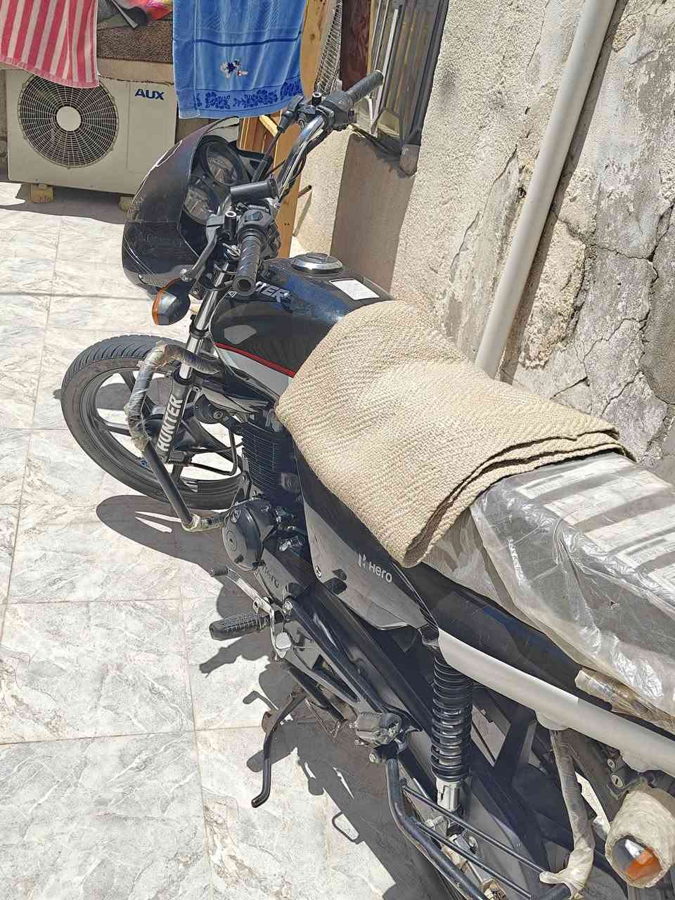 سلام عليكم هيرو لبيع 23مكينه كفاله عامه كشر كفاله عامه بس وجه متفلش اوراق اصولي سعر 1600وبيها مجال مكاني كوت انوار صدر رقم ***********
