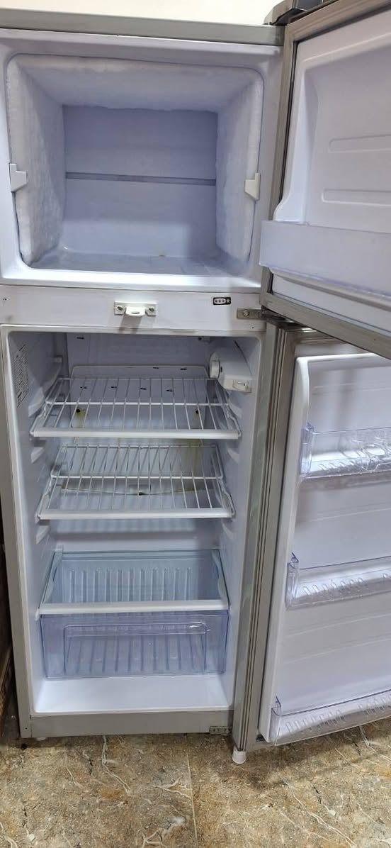 السلام عليكم 
ثلاجه للبيع نوعيه اونكس 12قدم
نضيفه حيل تبريد على الفحص تجميد فول 🥶🥶
سعر 225 وبيها مجال خاص مفتوح


**إذا كنت صاحب هذا الإعلان وتريد حذفه لأي سبب، رجاءا أرسل رسالة إلى الدعم الفني**