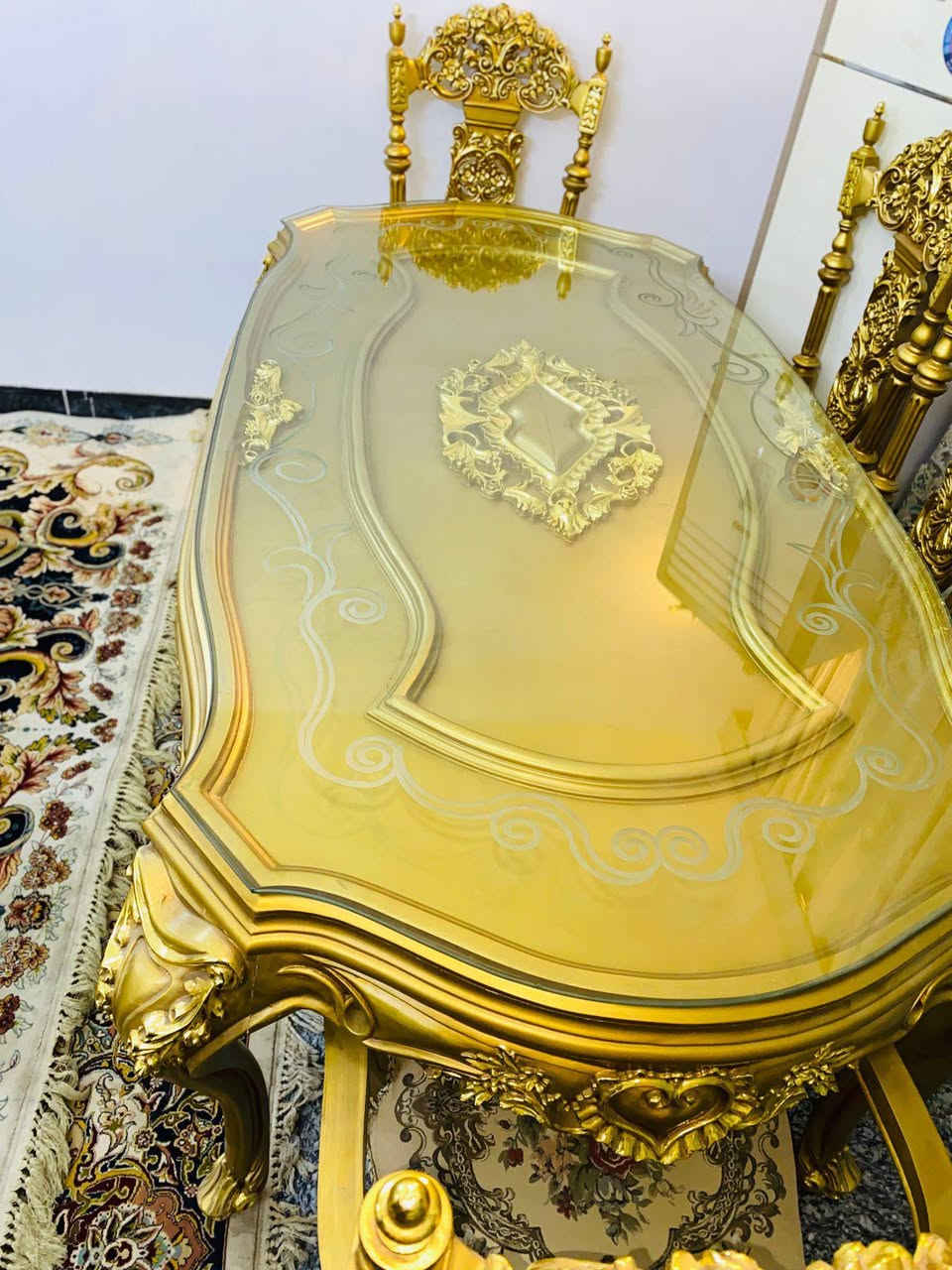 السلام عليكم
السلام عليكم 
ميز طعام مصري دمياط نضيف اخو الجديد 8 كراسي 
ماخذي 48ورقه سعر البيع مليون 600 العنوان البلديات شارع التجار ***********
